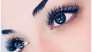 waxing hair removal service evansville Holly’s Lash and Wax Beautique