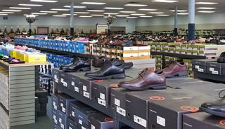 footwear wholesaler fort wayne Roberts Shoes