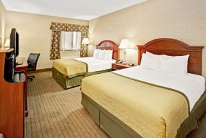 Guest room at the Baymont by Wyndham Indianapolis West in Indianapolis, Indiana