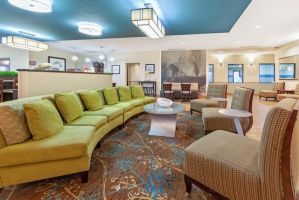 La Quinta Inn & Suites by Wyndham South Bend hotel lobby in South Bend, Indiana